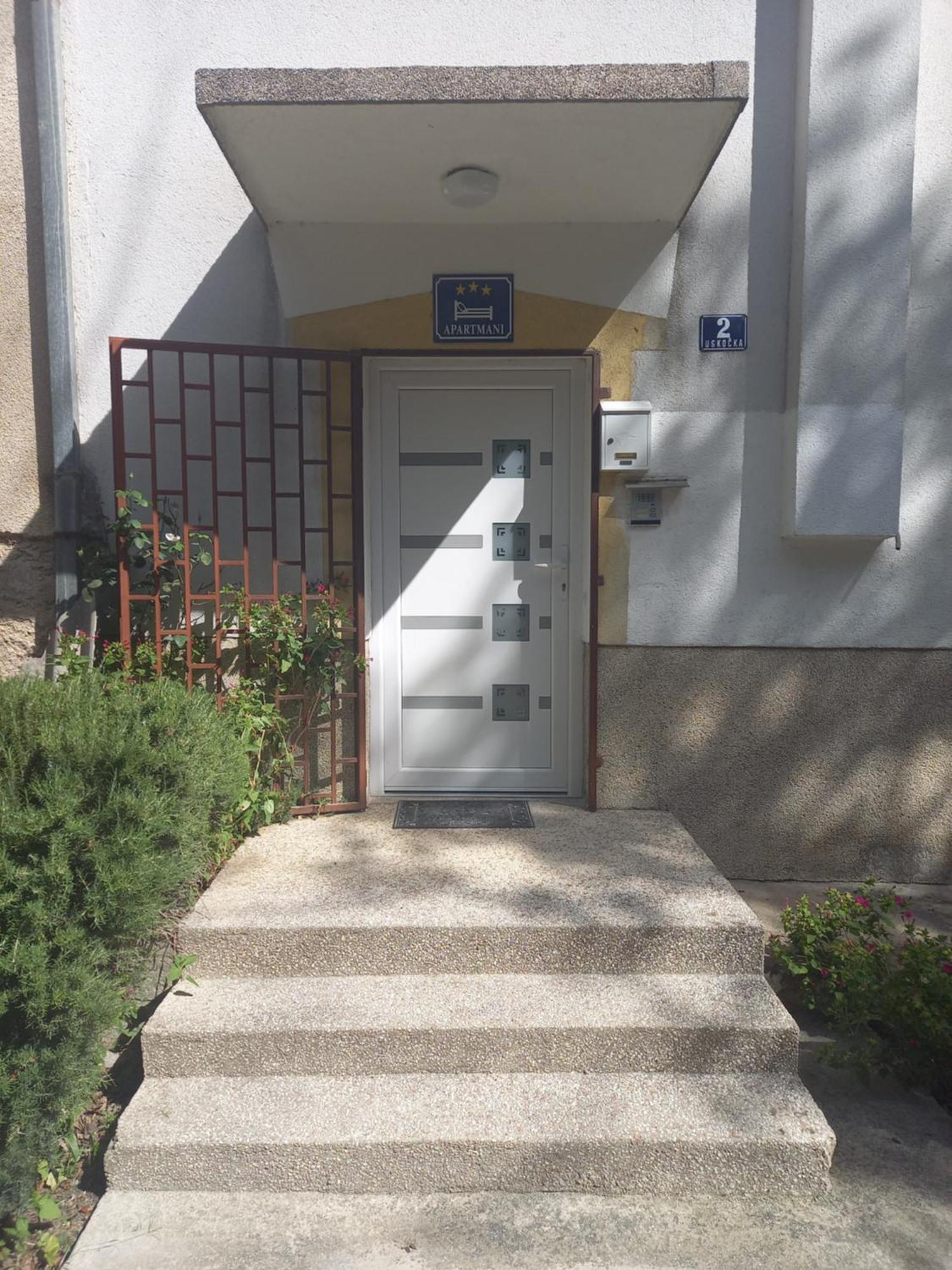 Apartment Central Knin Extérieur photo